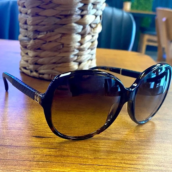 Chic Black Chanel Sunglasses Chanel Acetate Rectangle Sunglasses 5493-A Black 1634999  main image 3